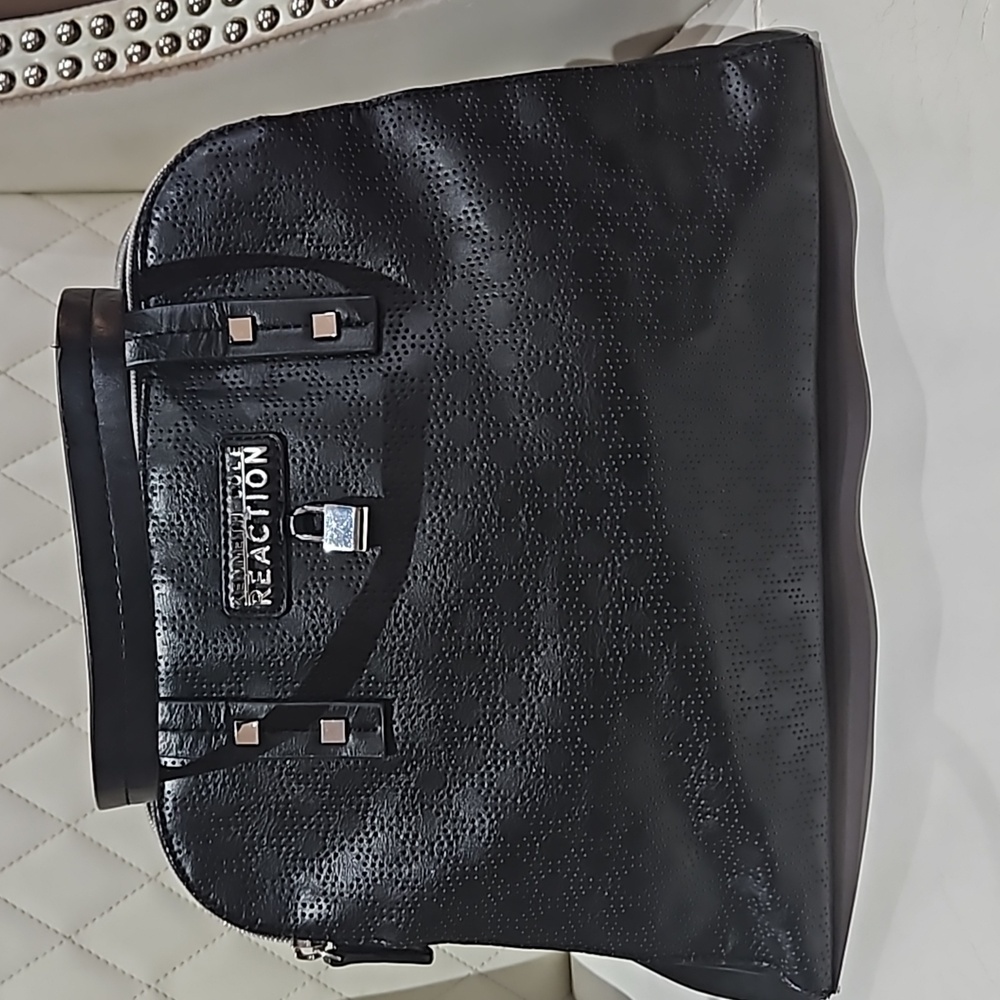 KENNETH COLE REACTION BLACK BAG WITH SILVER HARDWARE AND ZIPPER